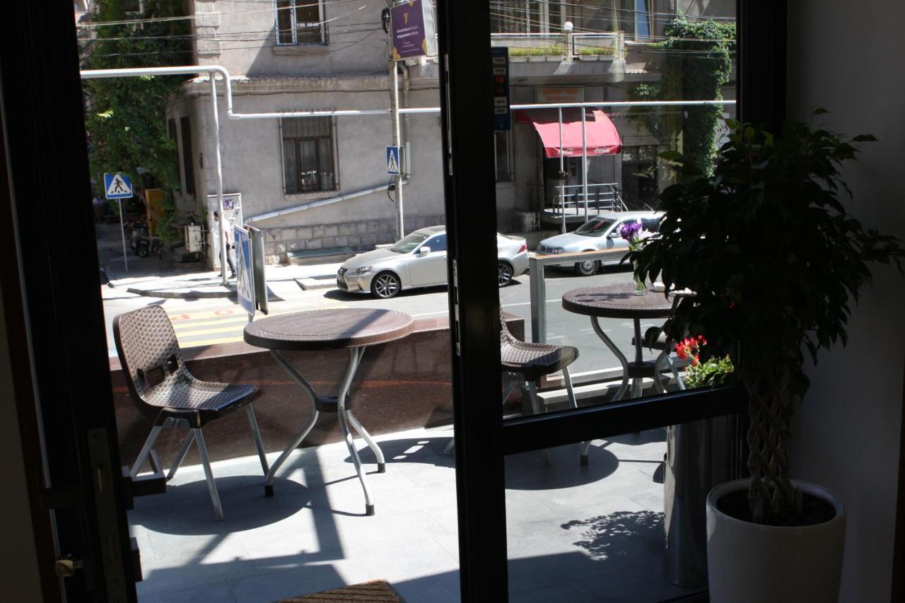 Bonjour Boutique Hotel Erévan Extérieur photo
